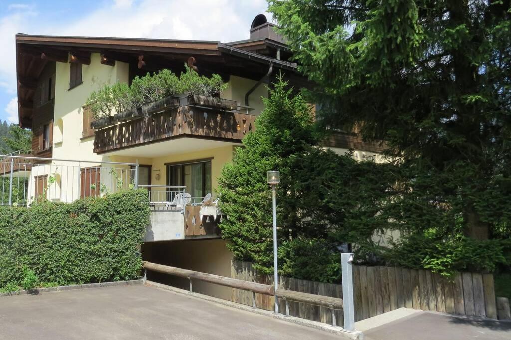 Appartement In Hus Signal Met Prachtig Uitzicht Op De Bergen 克洛斯特斯 外观 照片